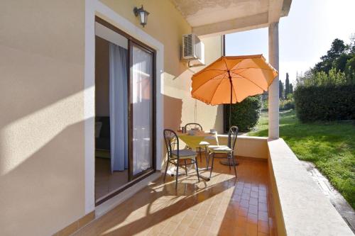 Silva Erdgeschosswohnung mit Garten