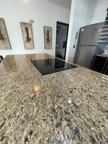 Galería fotográfica de Spacious apartment 1 block from the beach en Playa del Carmen