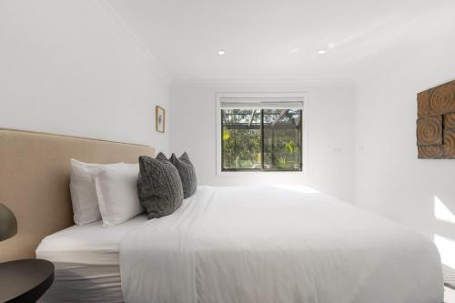Cama o camas de una habitación en Mike's - A Luxurious Cabin Surrounded By Nature