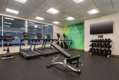 Fitness centrum a/nebo fitness zařízení v ubytování Staybridge Suites St. Catharines Conf Ctr by IHG