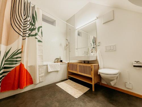 Koupelna v ubytování Stilvolle Maisonette im Herzen der Stadt