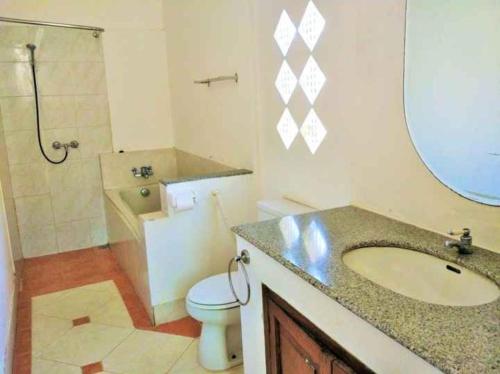 Ένα μπάνιο στο Hotel Minak Jinggo