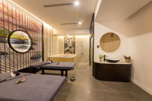 Spa dan/atau kemudahan kesihatan lain di Adamo Hotel Hung Yen - Free Daily Access To The Jimjilbang