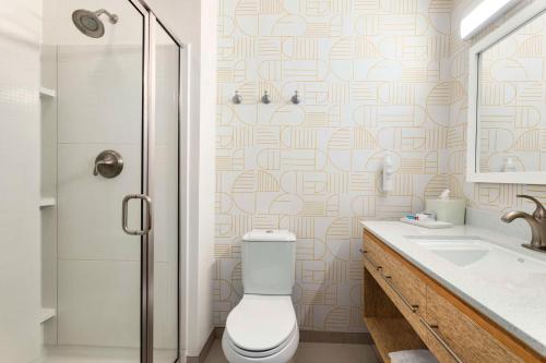 Un baño de Home2 Suites by Hilton - Oxford