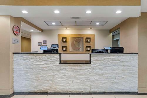 Лобби или стойка регистрации в Comfort Inn Opelika - Auburn