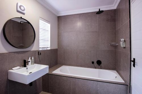 Bilik mandi di Murray Street 137 Guesthouse