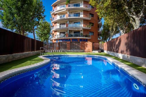 AT026 Moderno, con piscina y wifi, a 10min de la playa