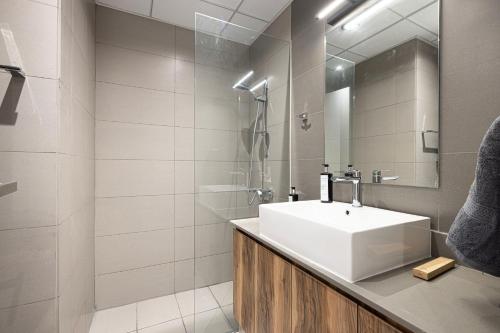 Koupelna v ubytování Wonderful Whole Apartment in Sharjah - Aura