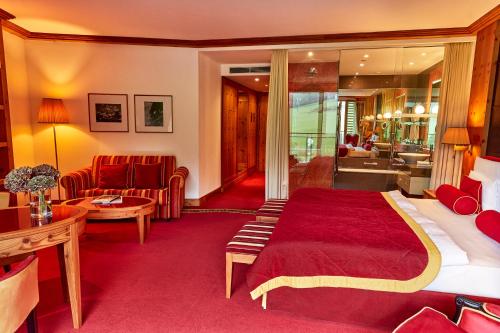 Χώρος καθιστικού στο Kempinski Hotel Das Tirol