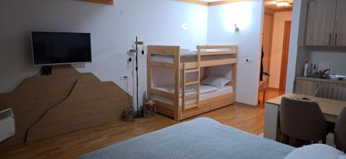 Gallery image of Apartman 452 sa pogledom na stazu Hotel Vučko private host in Jahorina