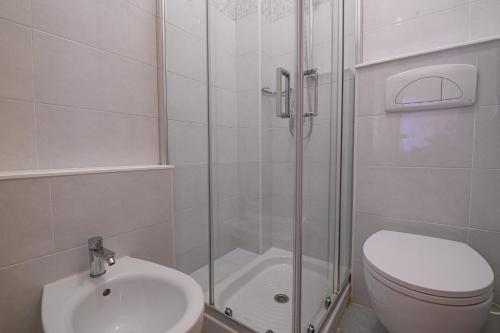 Un baño de Ghiacci Vecchi Residence