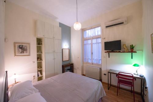 Garden-studio in a mansion-Athens-Chalandri center
