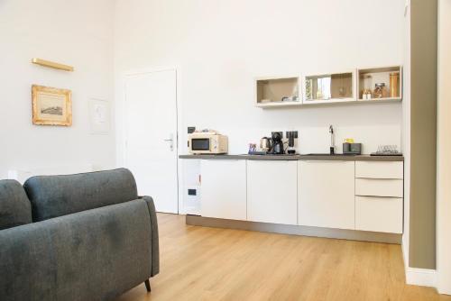 Kuchyň nebo kuchyňský kout v ubytování Vesuvius Palace Aparthotel