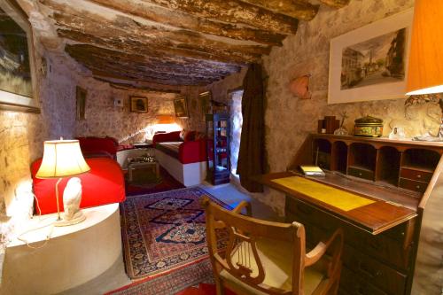 Posezení v ubytování Auberge de Tamezret