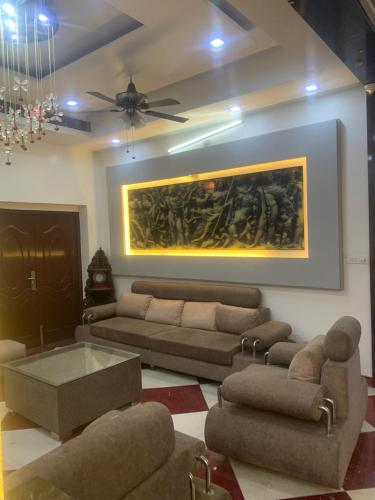 Χώρος καθιστικού στο Aravali Residency Kharkhoda