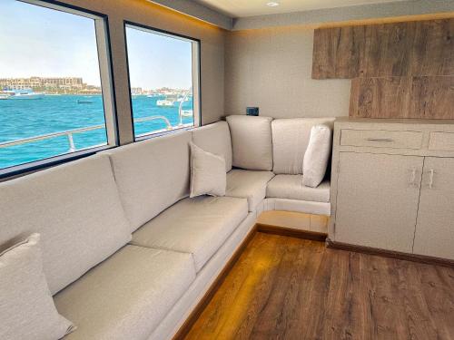 Posezení v ubytování Edan Storm Yacht