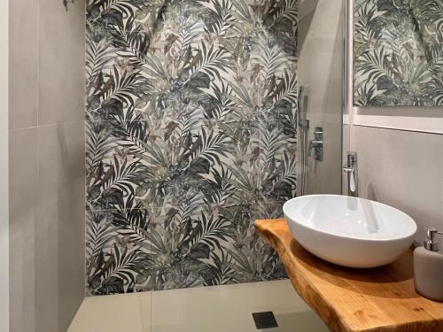 Private Apartment near Duomo - M4 Santa Sofia