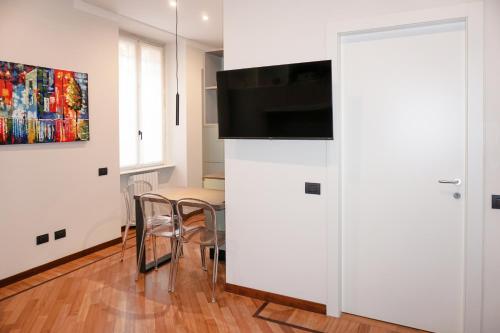 Private Apartment near Duomo - M4 Santa Sofia