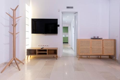 Zen Vouliagmeni Beach Apartment