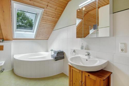 Bilik mandi di Wohnung Elli