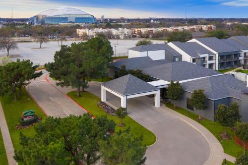 Courtyard by Marriott Dallas Arlington Entertainment District Image