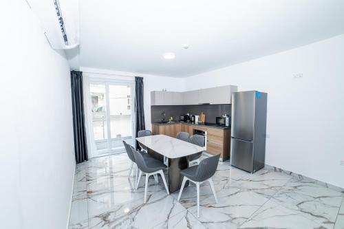 Modern Cosy Fully Equipped Apartment