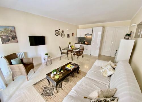 Palais Royal Croisette GIA5407