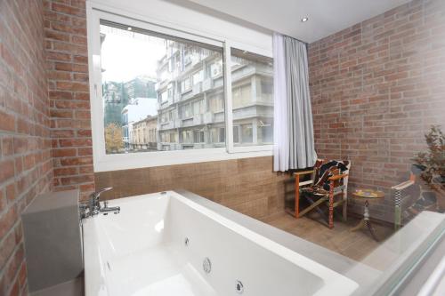 Artisan Executive Suites
