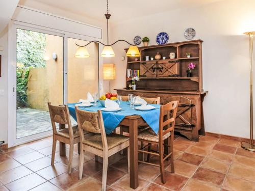 Nápoje v ubytovaní Holiday Home Xarmada Marco by Interhome