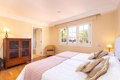 Home2Book Timeless Elegance Villa, Los Cristianos