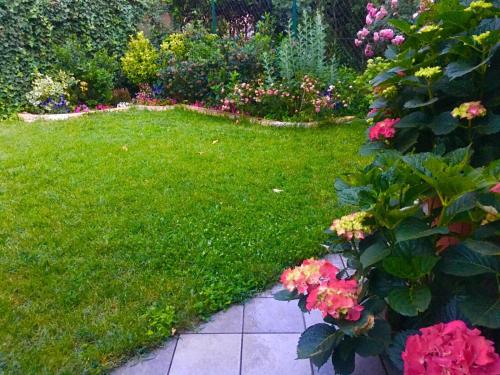 Κήπος έξω από το Appartamento Monolocale Green Garden
