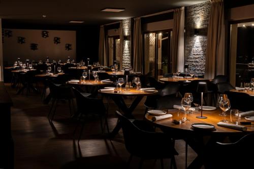 Hotel Rasinusにあるレストランまたは飲食店