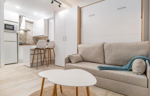 Beautiful Apartment In Fuengirola