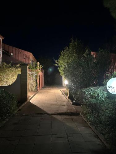 Imagem da galeria de Nid douillet avec terrasse au calme em Arles