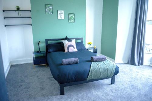 Posezení v ubytování 7 Spacious Rooms in Central Swansea - Great for Groups