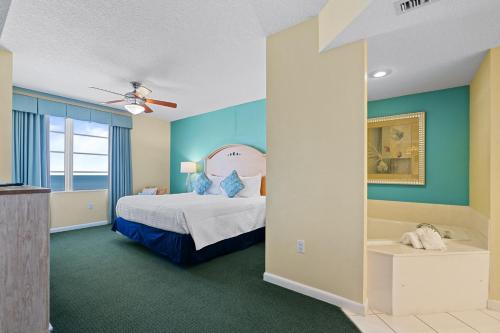 Postel nebo postele na pokoji v ubytování Breathtaking Direct Oceanfront 2BR Retreat at Wyndham Ocean Walk Resort