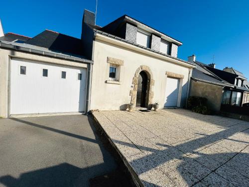 Maison ALIS 5 pièces 10 personnes à 100 mètres de la plage du Courégant