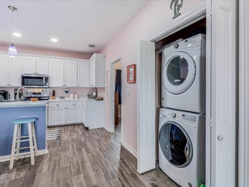 Dapur atau dapur kecil di Twin Palms Rental