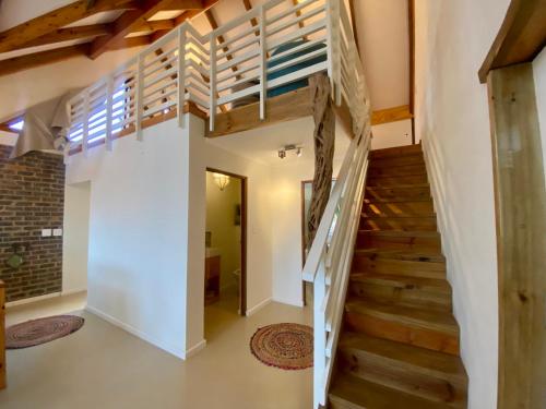 Φωτογραφία από το άλμπουμ του Sunset Loft Retreat στην Κνύσνα