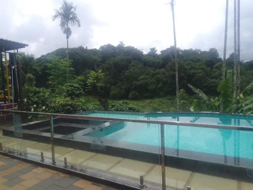 Silent Pool Villaの敷地内または近くにあるプール