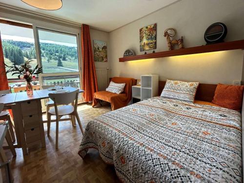 Studio confortable, à 50m des pistes, pour 4 pers., parking, wifi, animaux admis - FR-1-525-273