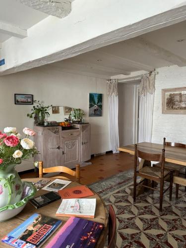Η κουζίνα ή μικρή κουζίνα στο SÛN Guesthouse