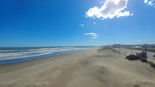 a view of a beach on a sunny day at VILLENT KUJUKURI MARINE in Kujukuri