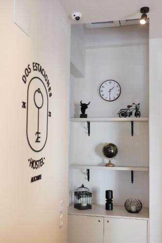 Dapur atau dapur kecil di Hostel Dos Estaciones - FREE towels, coffee & tea, remote check-in