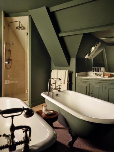 Ванная комната в Le Manoir aux Quat'Saisons, A Belmond Hotel, Oxfordshire