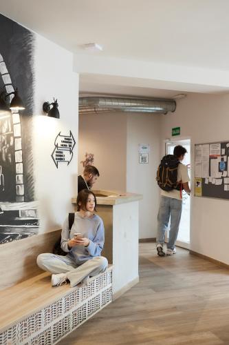 Tetamu yang menginap di Hostel Dos Estaciones - FREE towels, coffee & tea, remote check-in