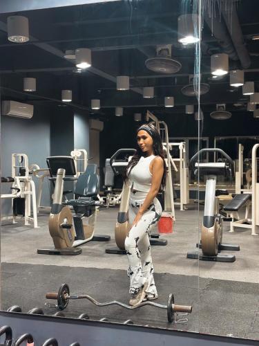 Fitness centrum a/nebo fitness zařízení v ubytování Manhattan Suites, ITCC by The Weeknd Residence - City View