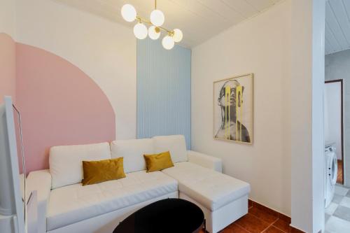 House By The Sea, By Home Match