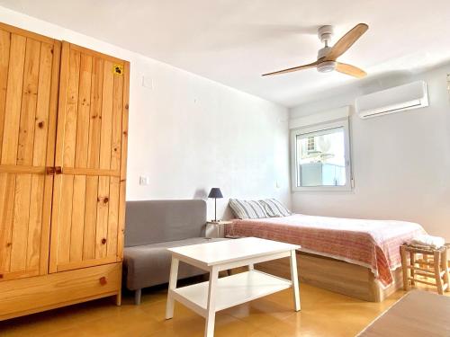 ESTUDIO EN ZAHARA piscina y acceso a playa