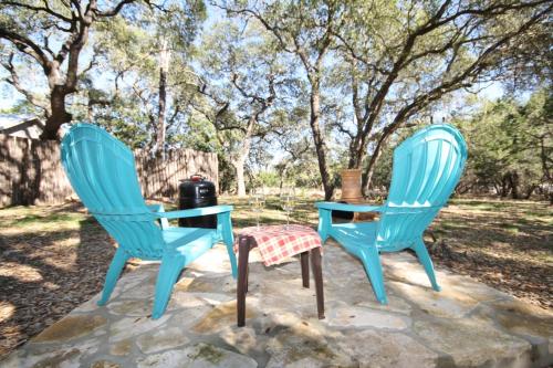 Taman di luar Cabins at Flite Acres - Desert Willow